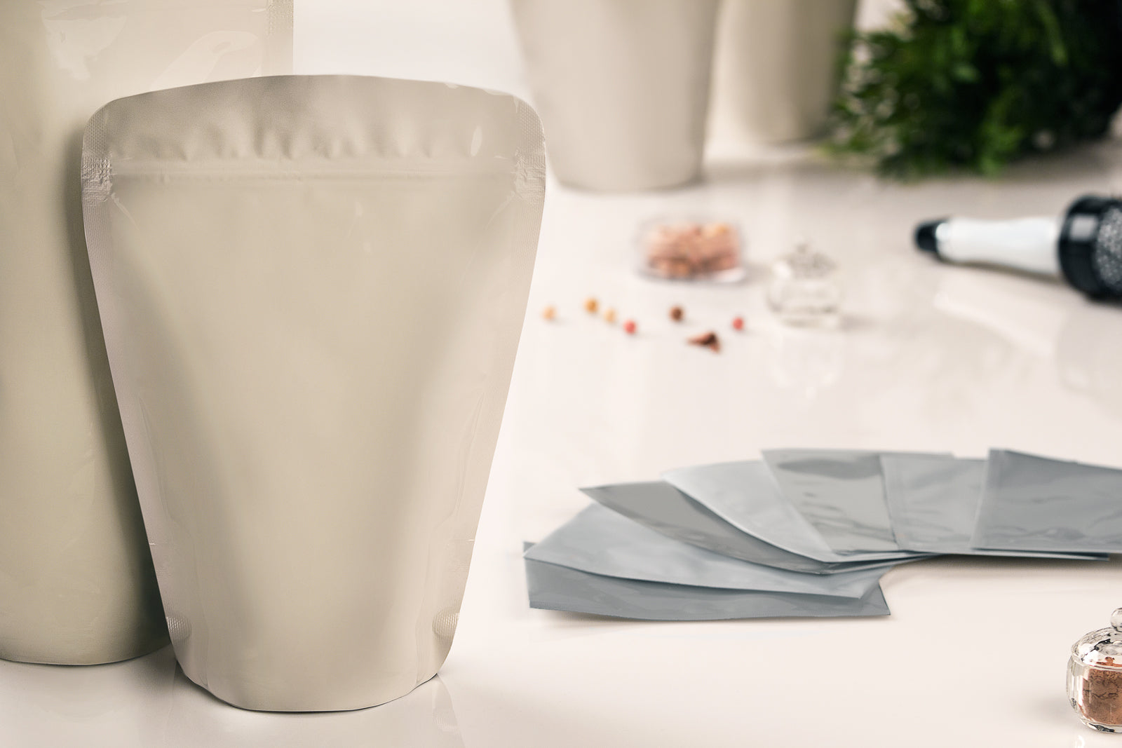 Flat Pouches (Sachets) vs. Stand Up Pouches – Which Works Better for Your Product?